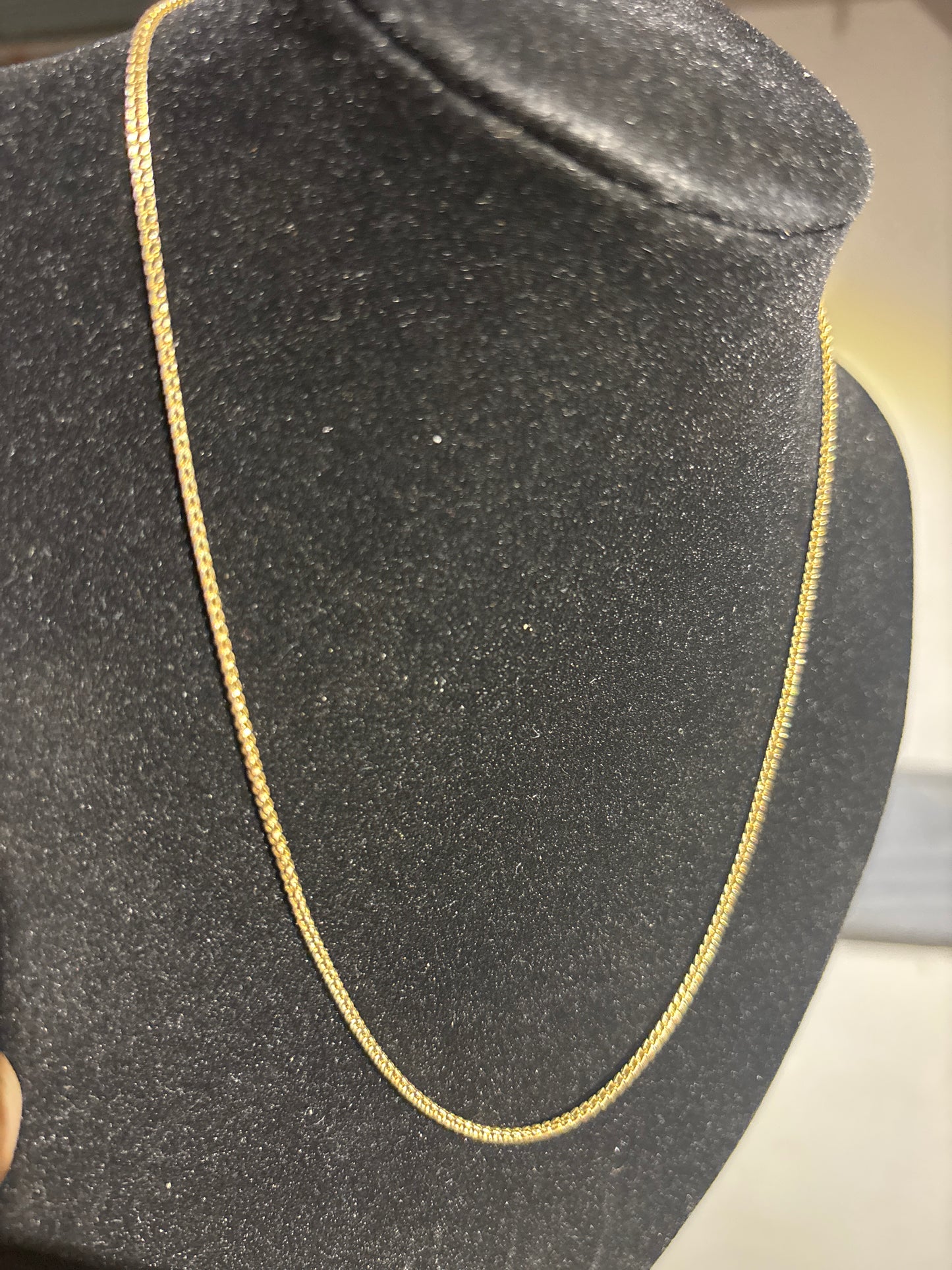 16" 10k Gold Box Chain with pendant